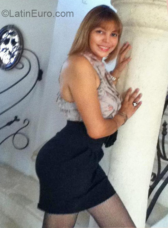 Date this funny Dominican Republic girl Ninoska from Santo Domingo DO19693