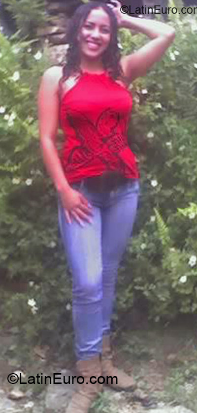 Date this nice looking Colombia girl Leidy from Bogota CO10139
