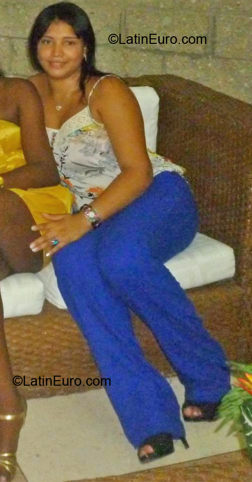 Date this sultry Colombia girl Yudy from Riohacha CO10193