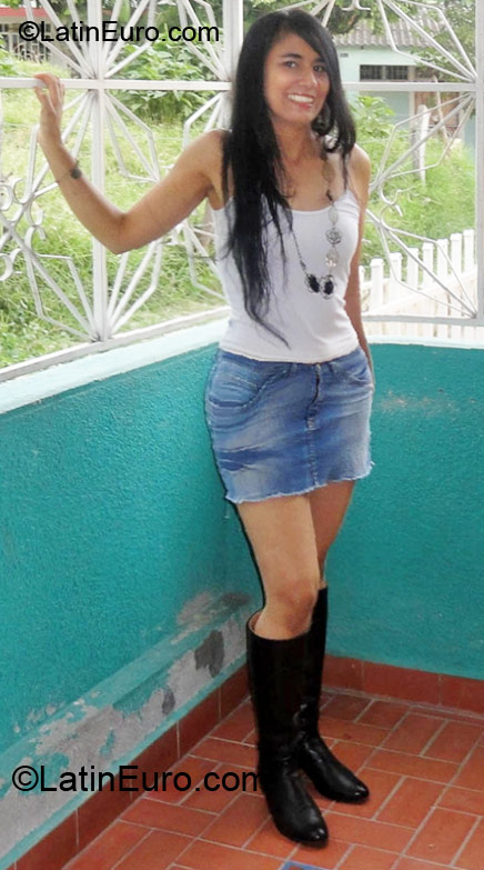 Date this cute Colombia girl Mary from Bogota CO10198