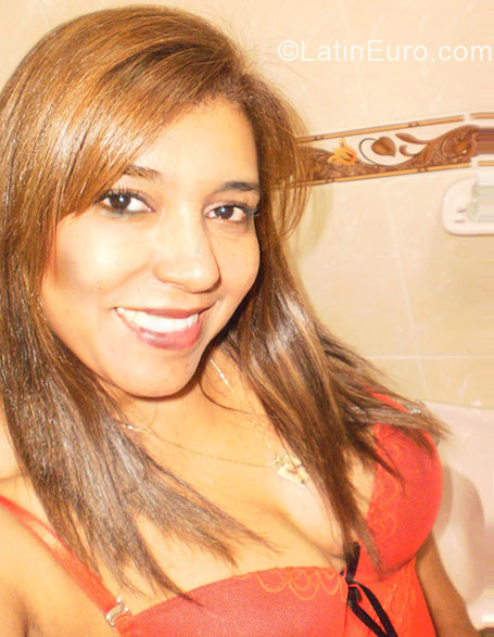 Date this cute Colombia girl Rica from Medellin CO10259
