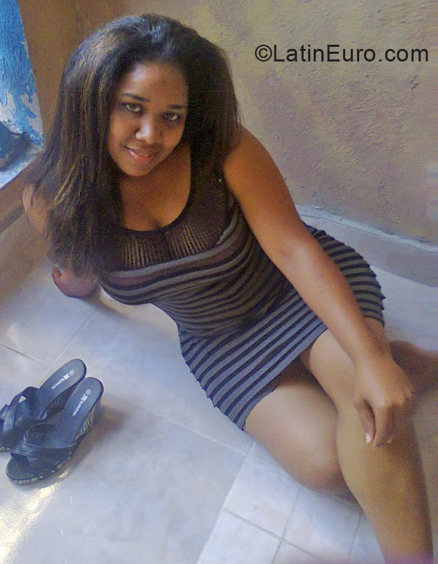 Date this athletic Dominican Republic girl Tania from Santo Domingo DO11091