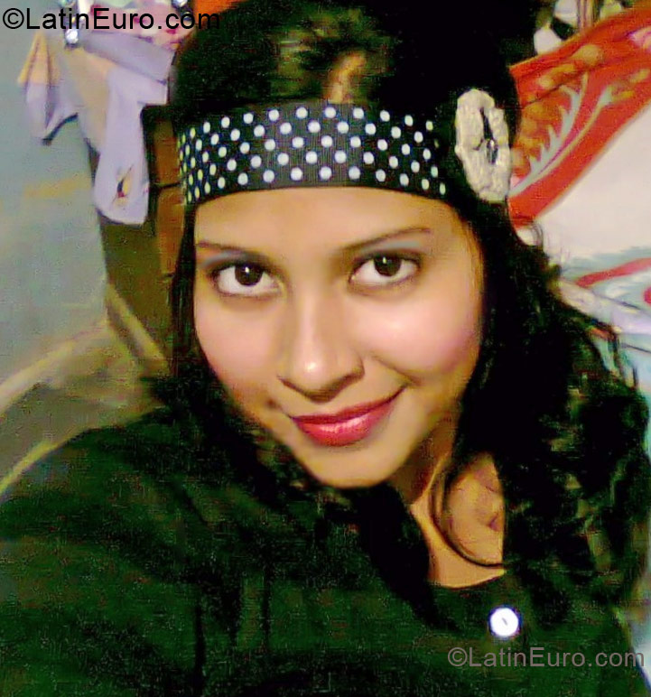 Date this charming Honduras girl Sindy from Puerto Cortes HN676