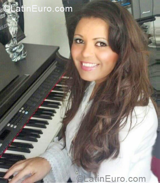 Date this tall Brazil girl MEM from Curitiba BR6678