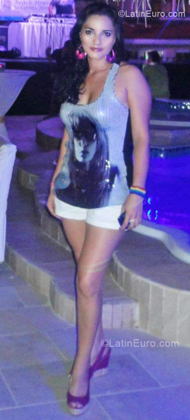 Date this good-looking Honduras girl Luz from Roatan HN680