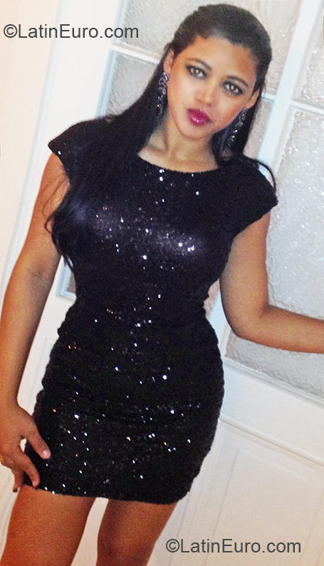 Date this voluptuous Germany girl Luana from Berlin DE300