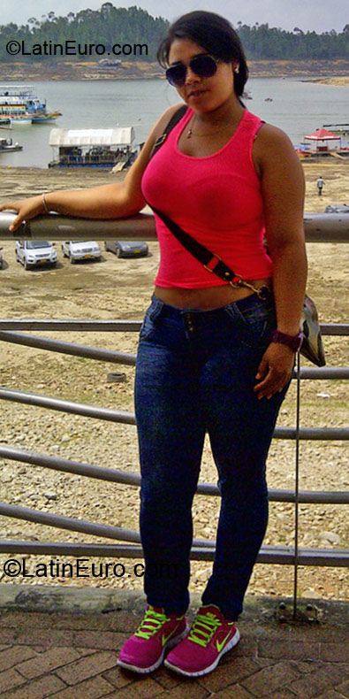 Date this delightful Colombia girl Lizeth from Cali CO10351