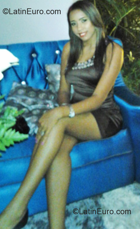 Date this beautiful Dominican Republic girl Yudelka from Santiago DO11202