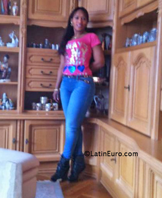 Date this nice looking Spain girl Francia17 from Huesca ES236