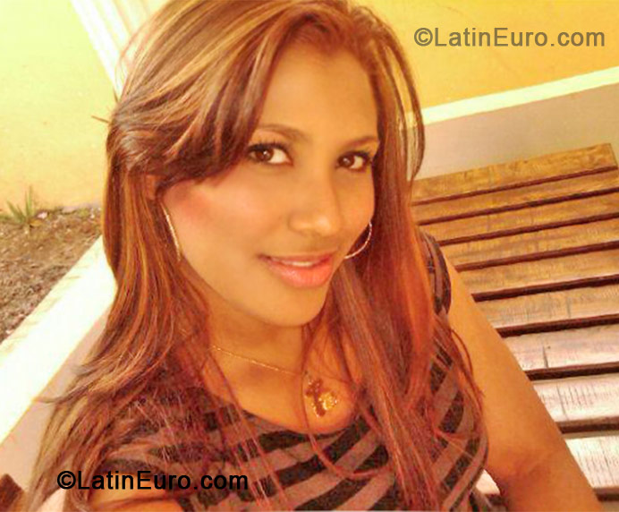 Date this charming Dominican Republic girl LUISA from Santo Domingo DO11231