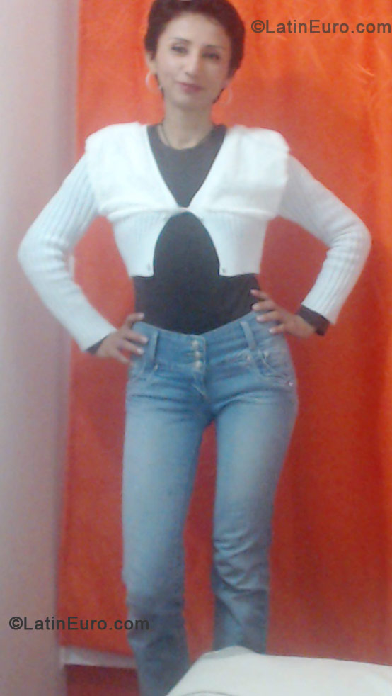 Date this foxy Colombia girl Zaida from Bogota CO10401