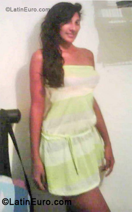 Date this hot Brazil girl Ariana from Barranquilla BR6706