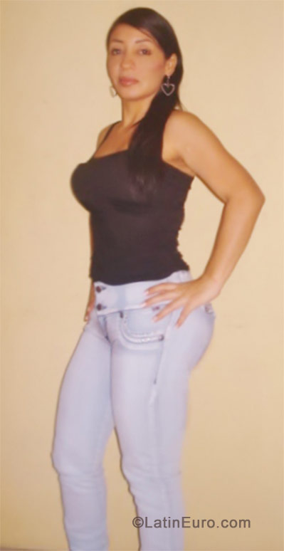Date this tall Colombia girl Luz from Cali CO10444