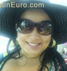 Date this funny Brazil girl Vanessa from Salvador BR6712
