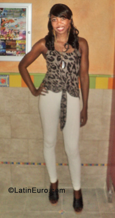 Date this tall Jamaica girl Trine from Saint Ann JM2707