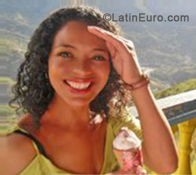 Date this nice looking Colombia girl Martha from Bogota CO10553