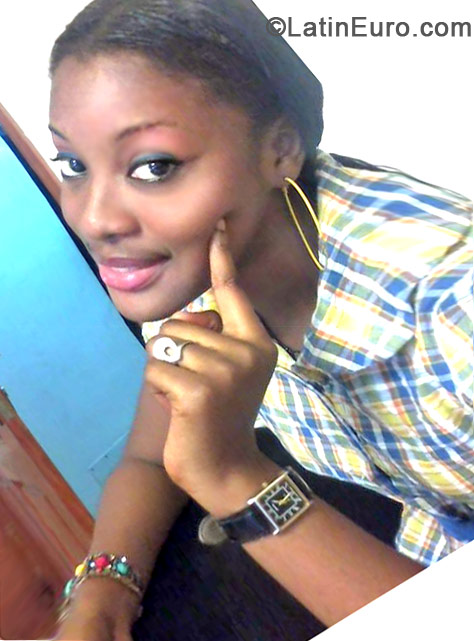 Date this happy Cote D'Ivoire girl Irne from abidjan CI27