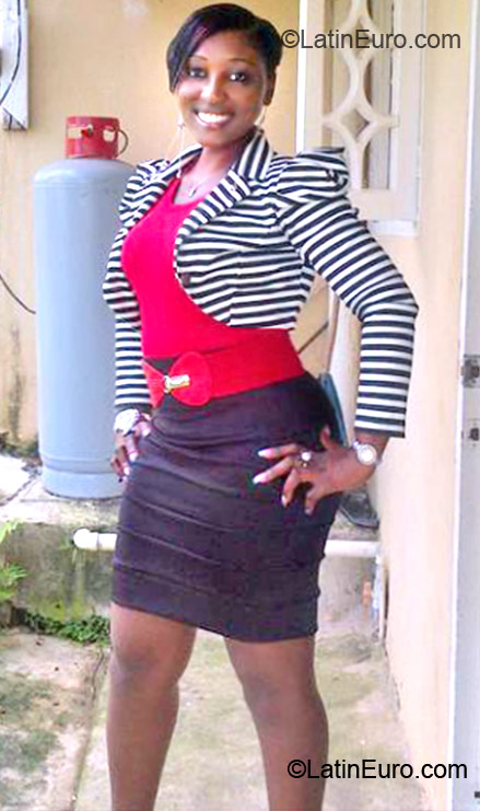 Date this happy Jamaica girl 1 from Ocho Rios JM553