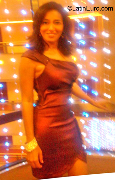 Date this lovely Dominican Republic girl Walkera from Puerto Plata DO11412