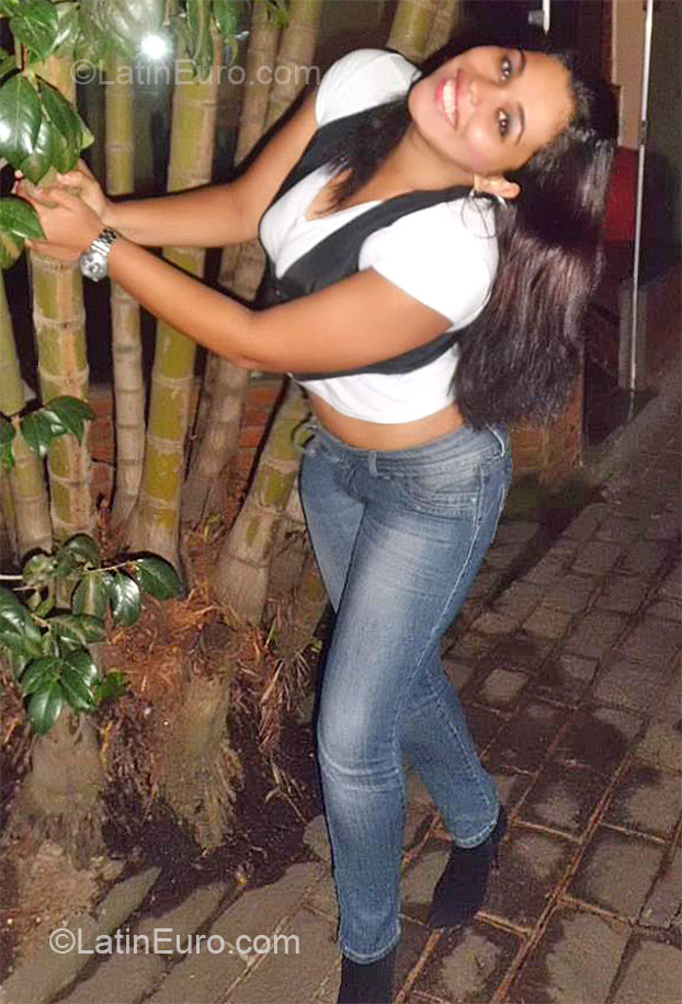 Date this cute Brazil girl Kamyla from Sao Paulo BR6771
