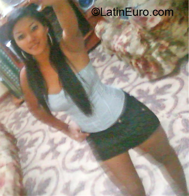 Date this attractive Peru girl Yazmin from Lima PE623