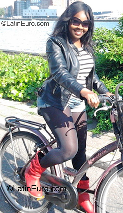 Date this beautiful Netherlands girl Carmen carla from Amsterdam NL202