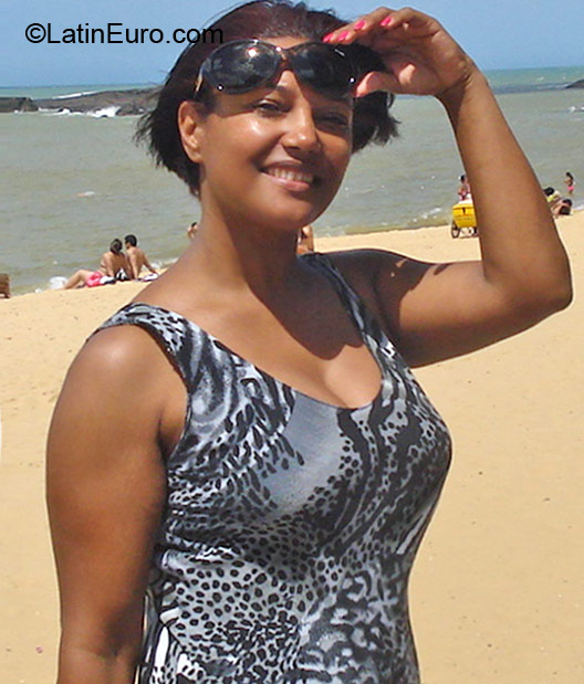 Date this nice looking Brazil girl Hemilie from Rio De Janeiro BR6792