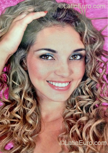 Date this pretty Brazil girl Waleska from Rio De Janeiro BR6813