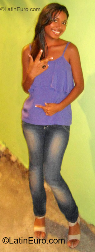 Date this charming Brazil girl Deyse from Recife BR6836