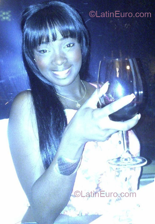 Date this sensual Colombia girl Yanni from Cali CO11629