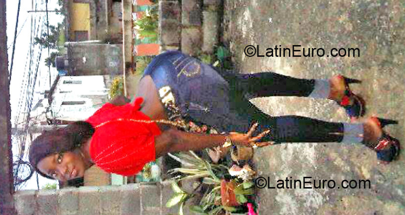 Date this charming Dominican Republic girl Nelsy from Santo Domingo DO22158