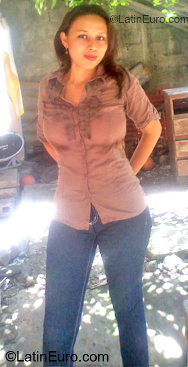 Date this delightful Honduras girl Maryury rogers from La Ceiba HN688