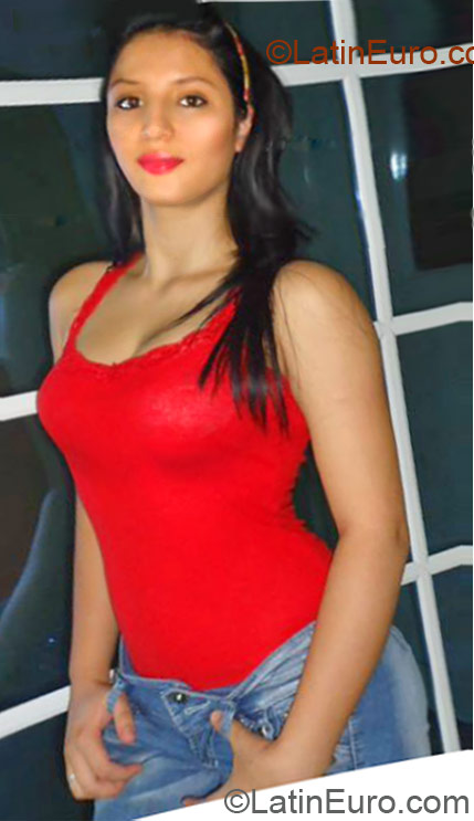 Date this attractive Colombia girl Diana marcela n from Cali Valle CO10779