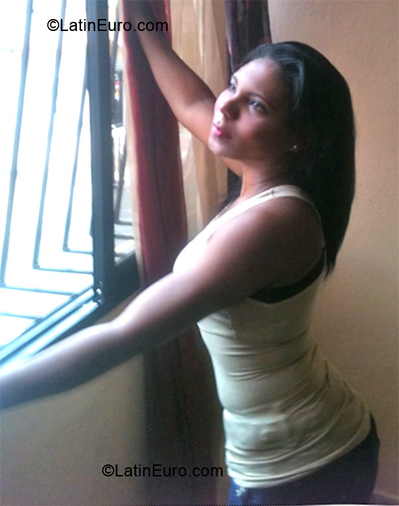 Date this gorgeous Dominican Republic girl Belky from Santo Domingo DO11796