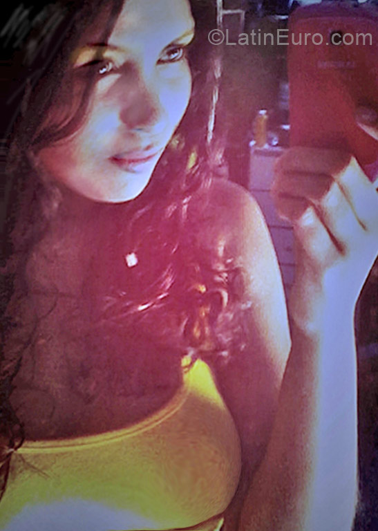 Date this fun Brazil girl Kecia from Fortaleza BR6909