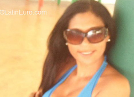 Date this attractive Dominican Republic girl Norkelis from Santo Domingo DO11834