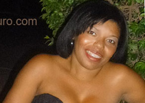 Date this hard body Brazil girl Gresine from Catuti BR6937