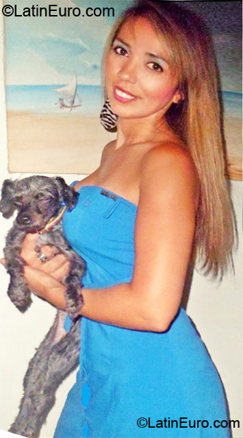 Date this cute Brazil girl Cleo from Santos BR6940