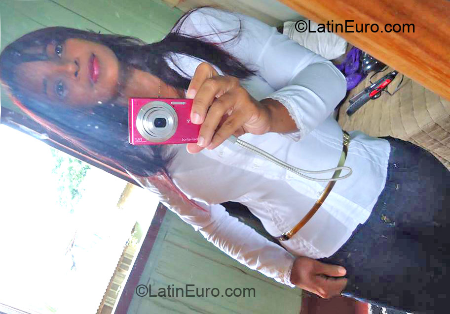 Date this stunning Brazil girl Dayane from Colorado Do Oeste BR6953