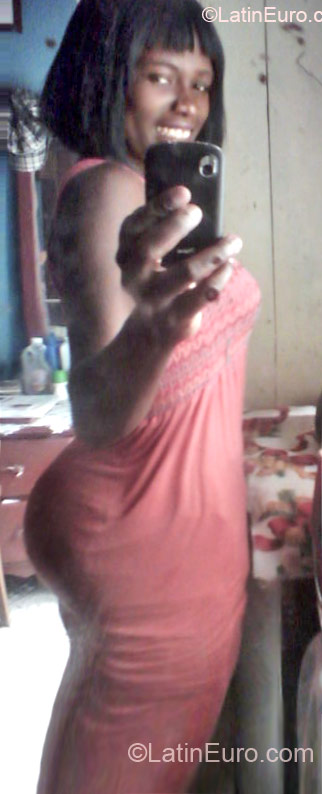 Date this hard body Jamaica girl Suzinnett from St. Ann JM658