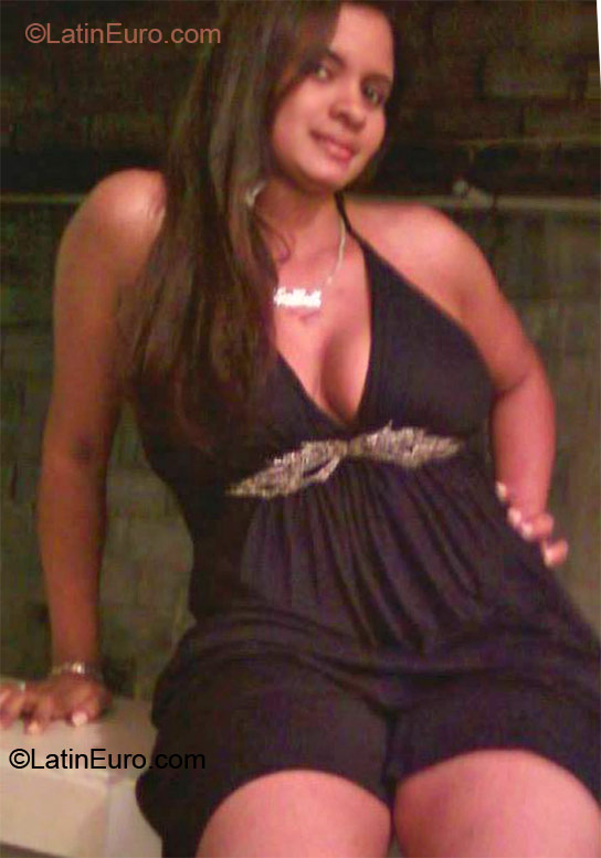 Date this attractive Dominican Republic girl Daniela from Santiago DO12127