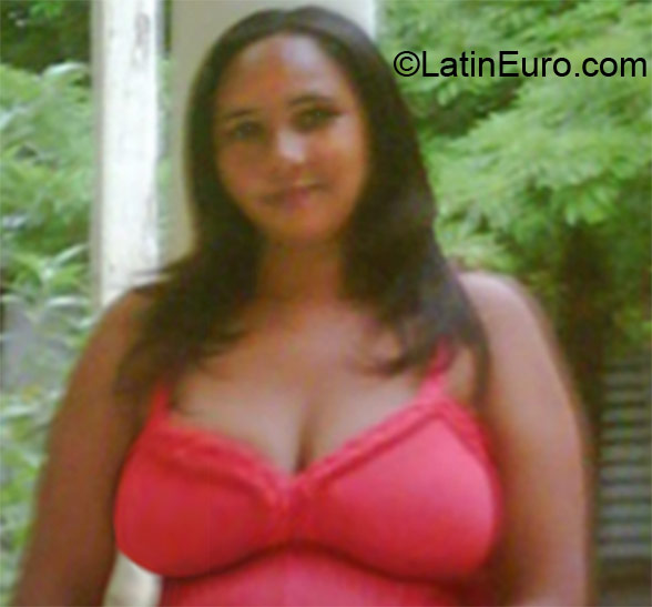 Date this tall Dominican Republic girl ROSALEIDA from Santo Domingo DO12271