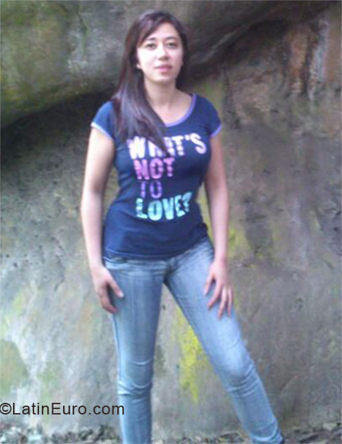 Date this stunning Colombia girl Carolina from Bogota CO11295