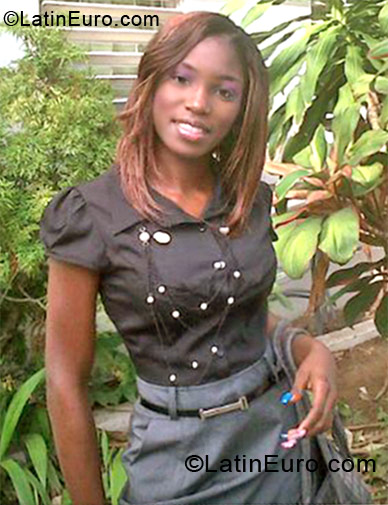 Date this gorgeous Jamaica girl Vestana from Kingston JM877