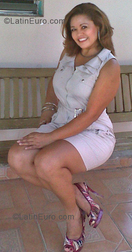 Date this happy Panama girl Damaris from Panama City PA327