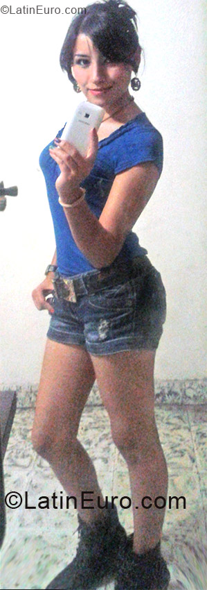 Date this stunning Colombia girl Vrinda from Cali CO11372