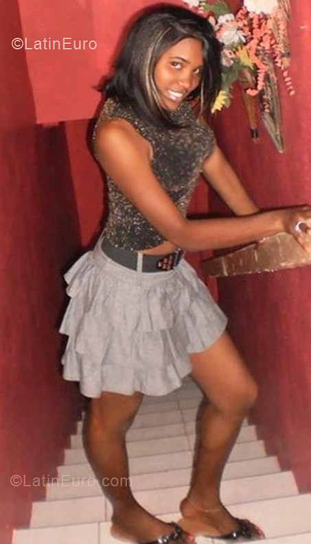 Date this young Jamaica girl Charming from Kingston JM771