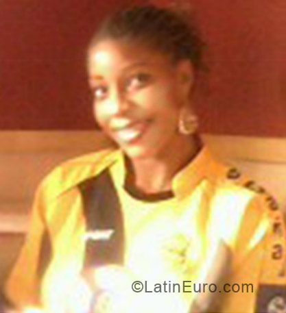 Date this nice looking Honduras girl Cynthia from La Ceiba HN768