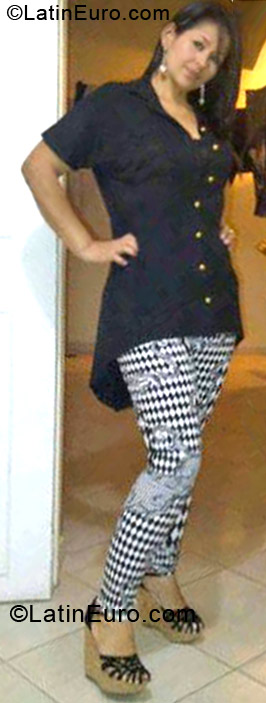 Date this foxy Colombia girl Veronica from Medellin CO11405