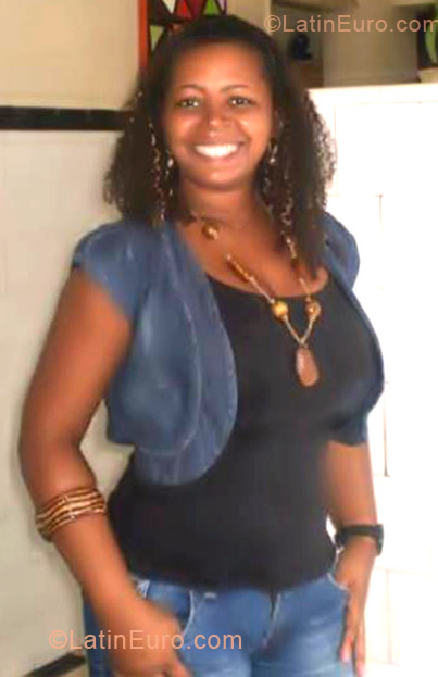 Date this beautiful Brazil girl Maria Jose from Recife BR7142